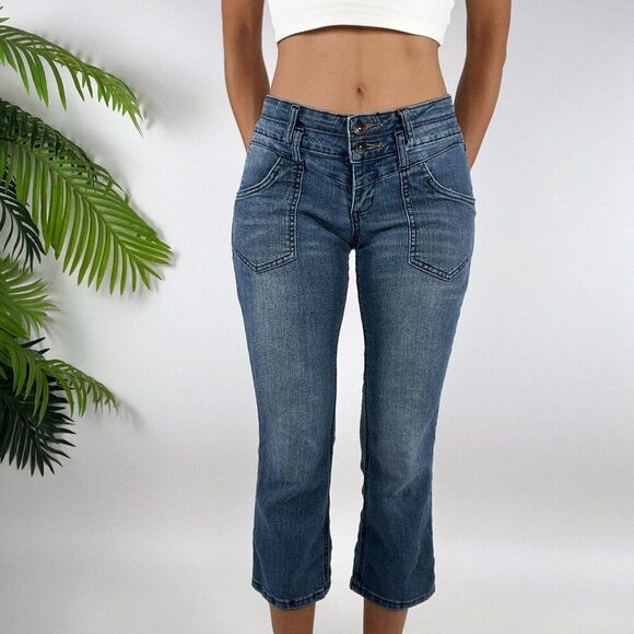 Women's Vintage Y2K L.e.i. Indie Casual Mid Wash Denim Summer Jean Capris / 9 - Picture 3 of 6